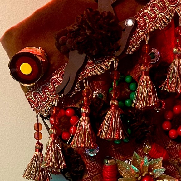 KEEPSAKE Luxury Christmas Stockings - Picture 7 of 10